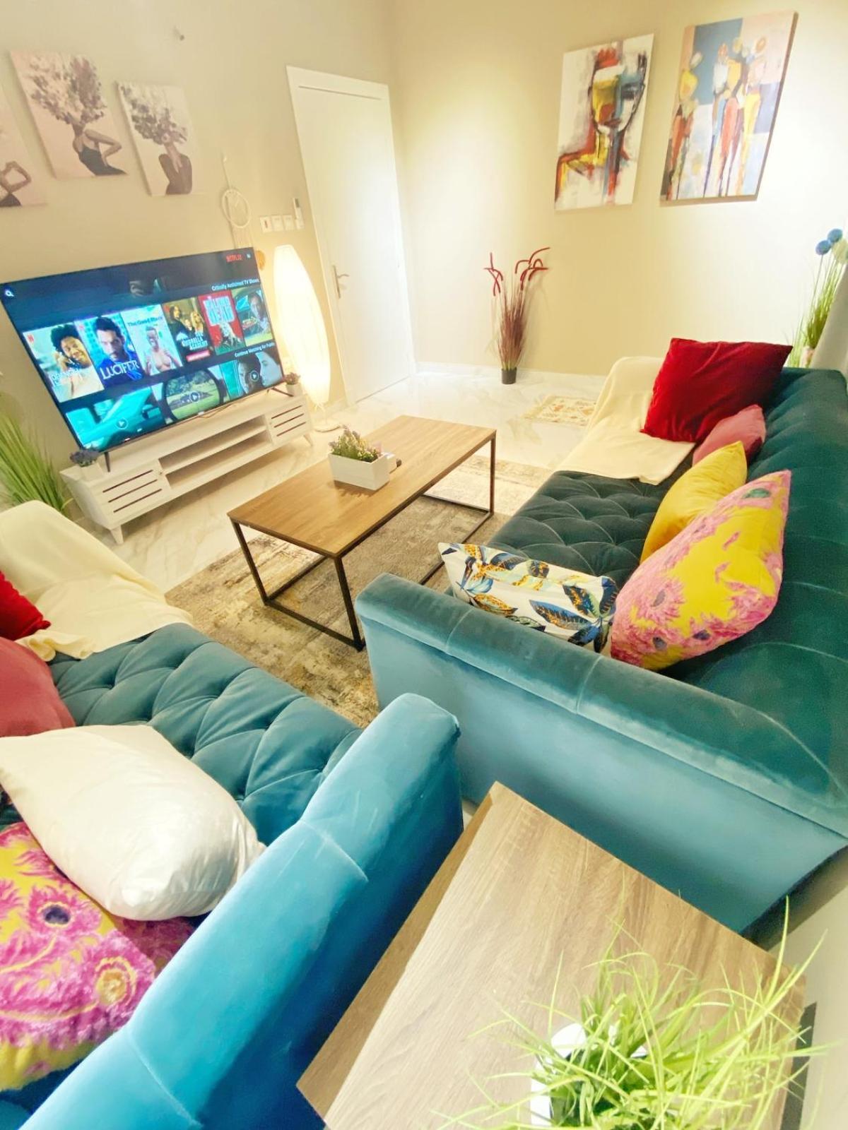 Beautiful 2 Bedrooms 3b Apartment