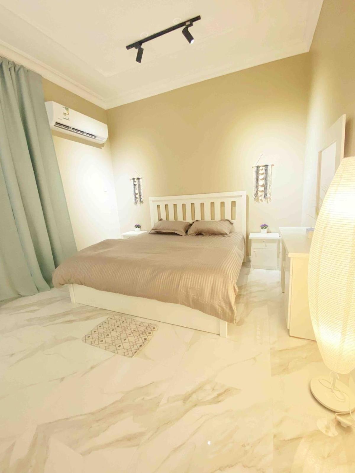 Beautiful 2 Bedrooms 3b Apartment