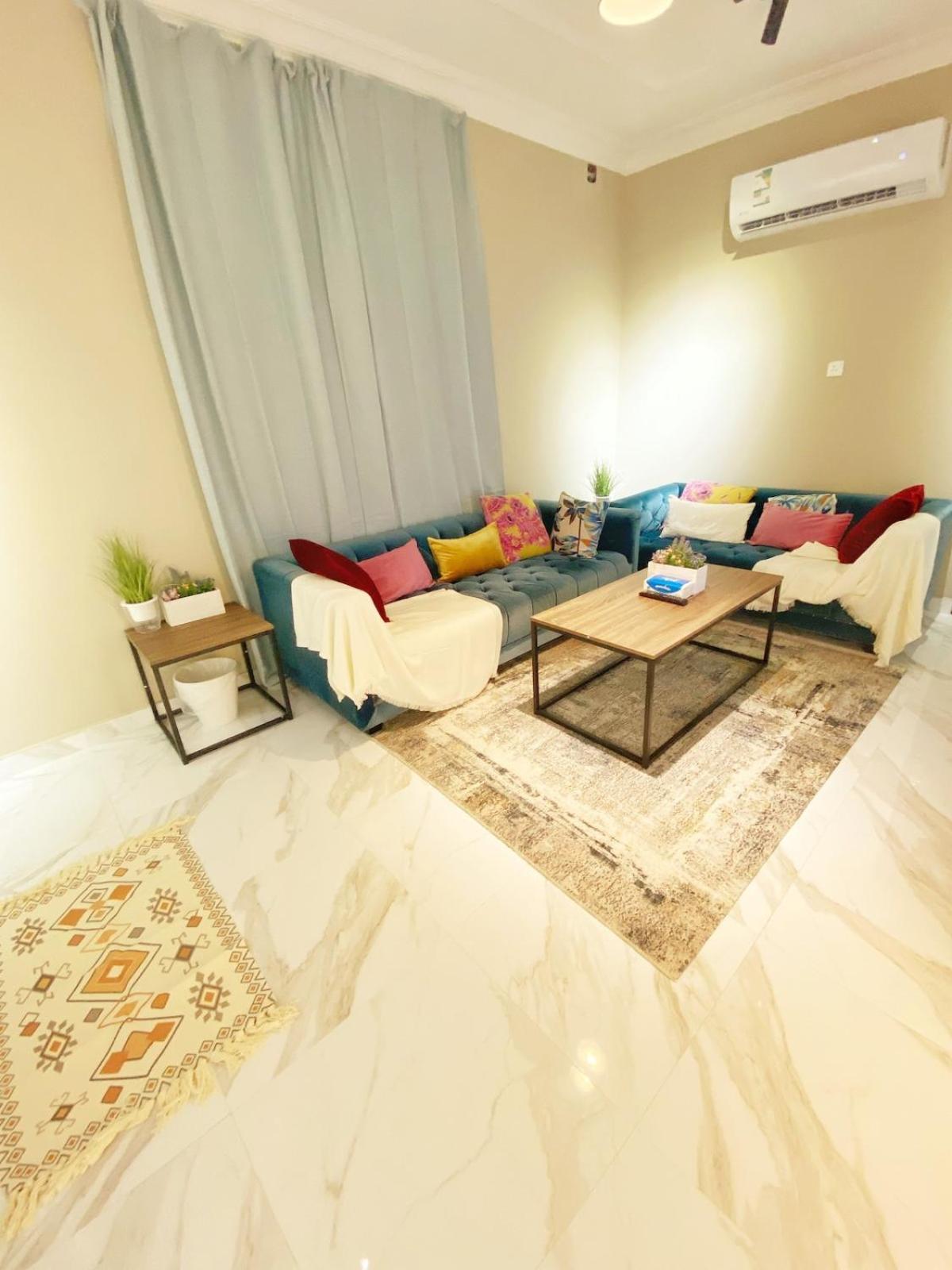 Beautiful 2 Bedrooms 3b Apartment *